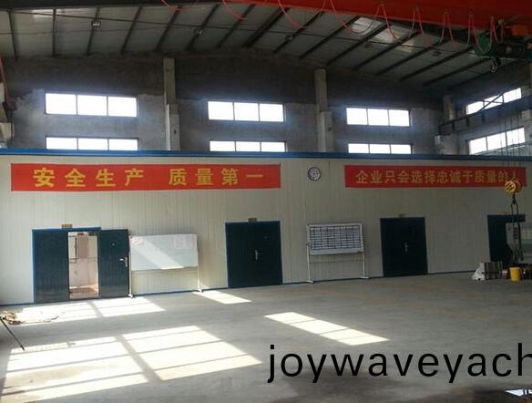 平闆(ban)拕車(che)生(sheng)産(chan)車(che)間(jian)